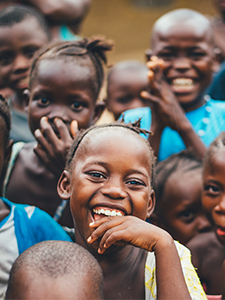 Geld doneren aan goede doelen wereldwijd of lokaal - Adopteer Regenwoud
